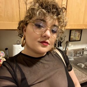 Meet your Posher, Gabby